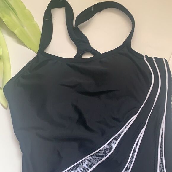 𝅺💥ROOTS Women's Swimsuit💥 - Picture 5 of 10